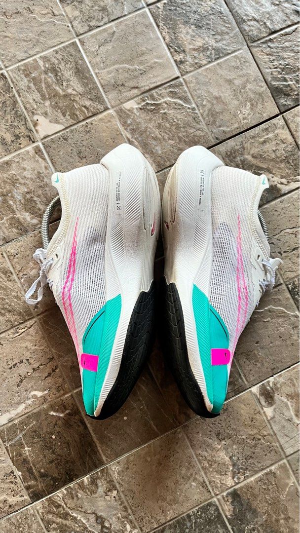 Millenium sales nike pink