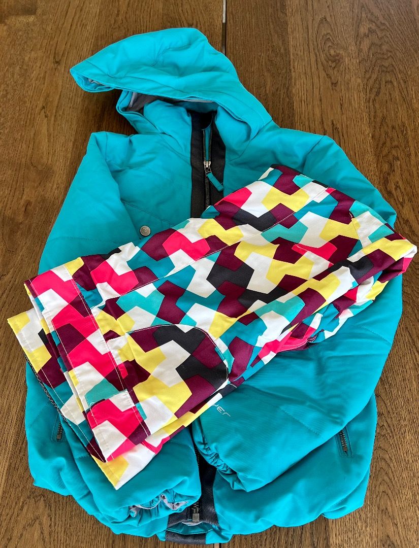 Matching ski store jacket and pants