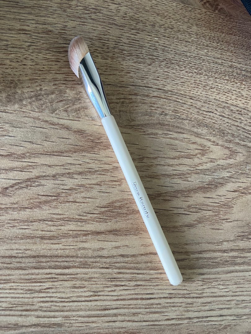 Rare beauty concealer brush, Beauty & Personal Care, Face, Makeup on