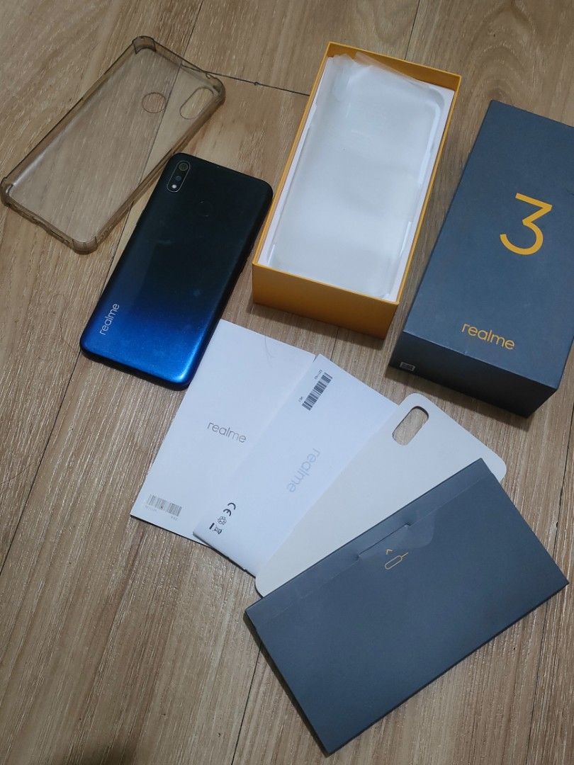 Realme 3 (Category: Realme) located in Pasig City. Submitted by igustnik (Listing ID 1261436444, Image 3). Description: LADY- OWNED MINOR SCRATCHES ON SIDES AND BACK WITH FREE TEMPERED GLASS WITH BOX NO CHARGER 100% WORKING PERFECT PANG-BACK UP OR EXTRA PHONE PM ME FOR MORE DETAILS.