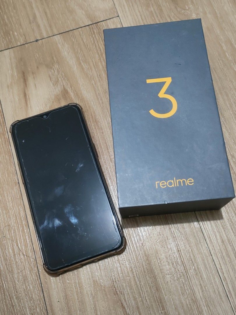 Realme 3 (Category: Realme) located in Pasig City. Submitted by igustnik (Listing ID 1261436444, Image 2). Description: LADY- OWNED MINOR SCRATCHES ON SIDES AND BACK WITH FREE TEMPERED GLASS WITH BOX NO CHARGER 100% WORKING PERFECT PANG-BACK UP OR EXTRA PHONE PM ME FOR MORE DETAILS.