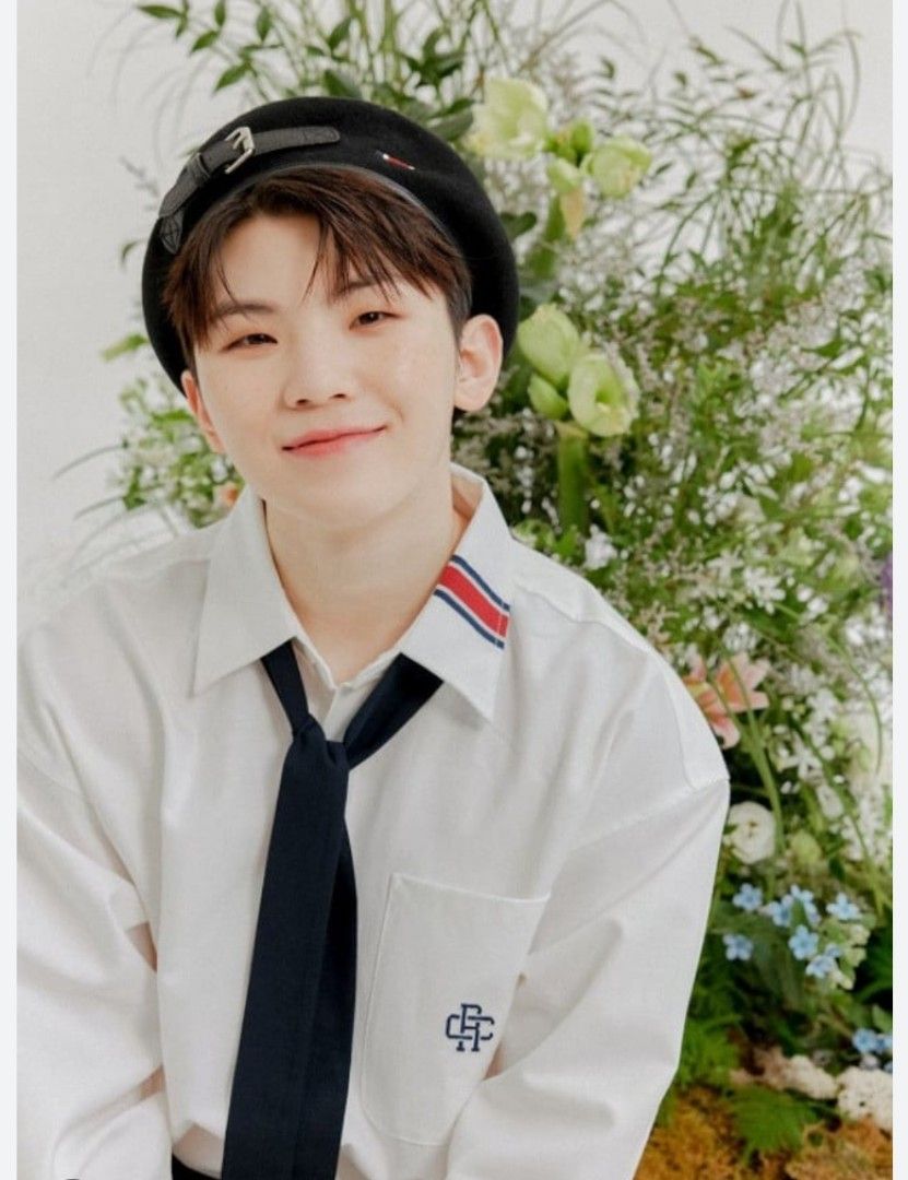 Romantic Crown White Shirt with tie RMTCRW Woozi Seventeen