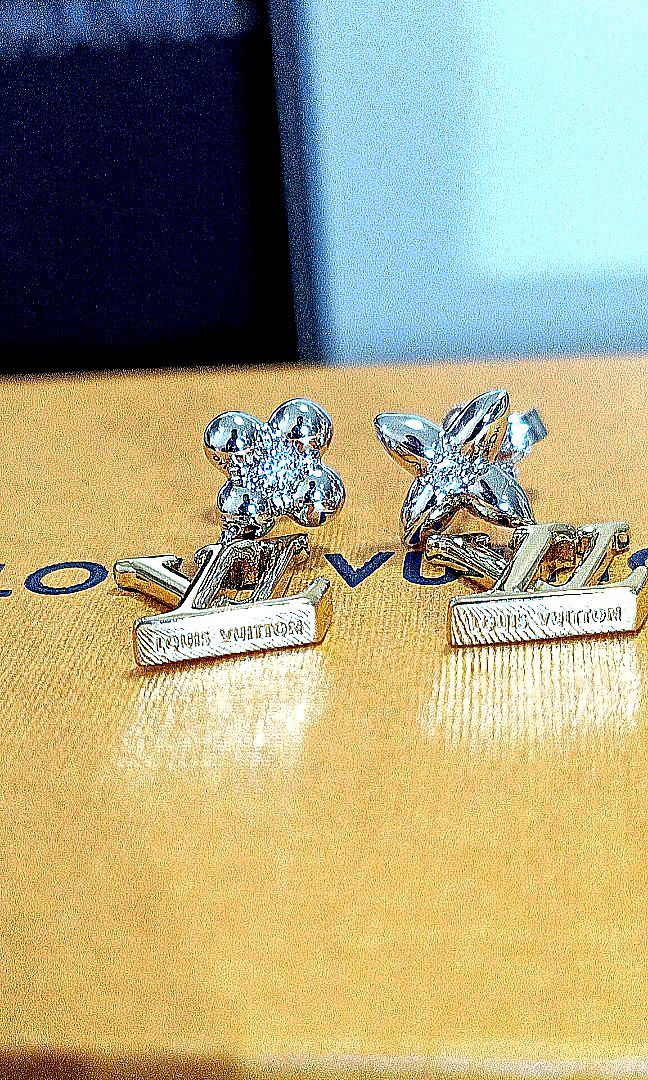 Authentic Louis Vuitton Iconic Earrings for Sale in Chula Vista, CA