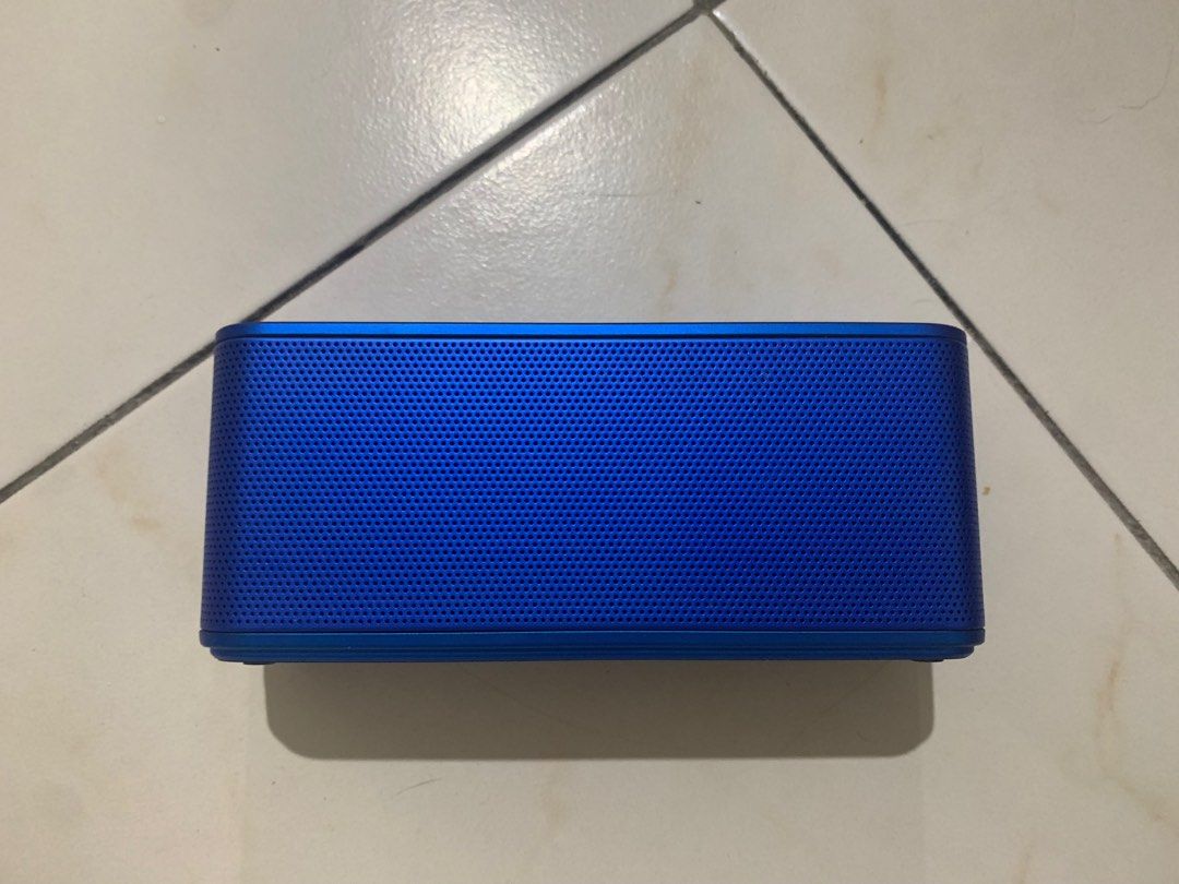 Samsung level box mini speaker (Category: Soundbars, Speakers & Amplifiers) located in Angeles City. Submitted by seol1108 (Listing ID 1261478117, Image 3). Description: Good quality. Working well..