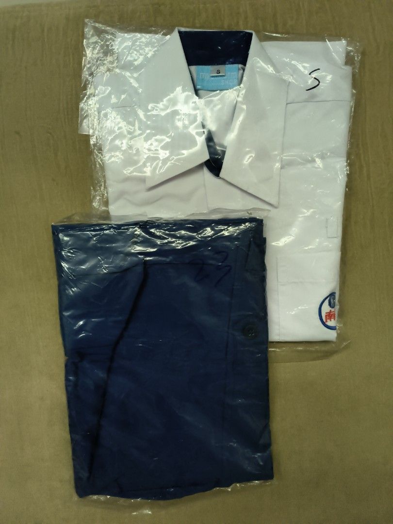 school_uniform_1697961041_c22de7df_progressive.jpg