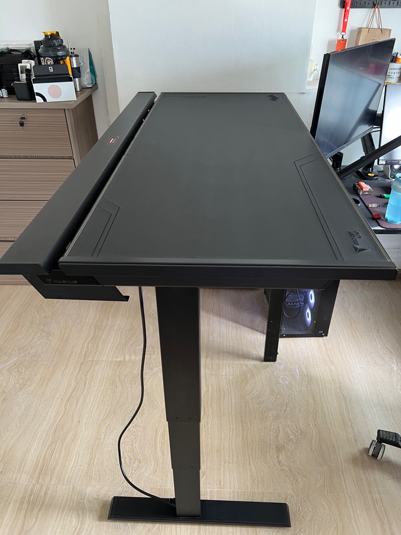 Secretlab Magnus Pro standing desk, Furniture & Home Living, Furniture