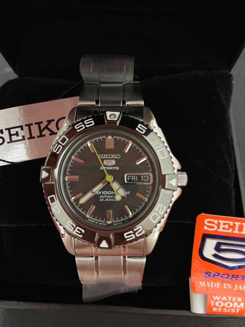 Seiko 5 sports water sales 100m resist automatic 23 jewels