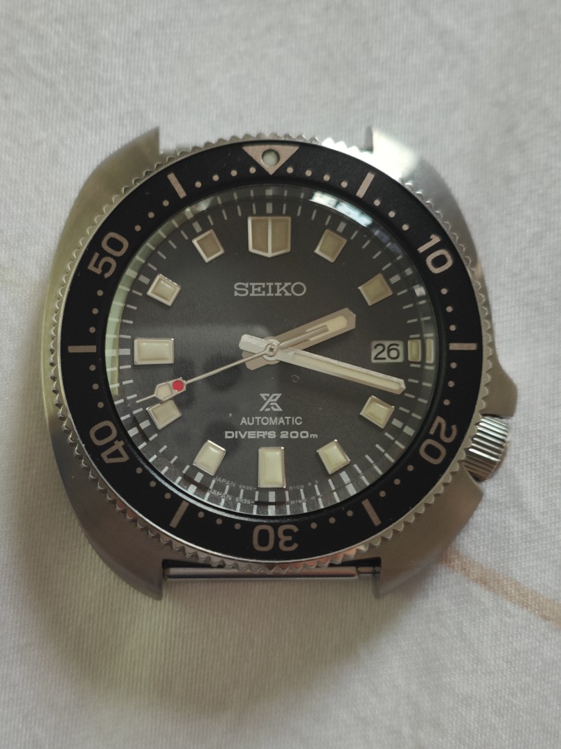 Seiko SPB237, Men's Fashion, Watches & Accessories, Watches on Carousell