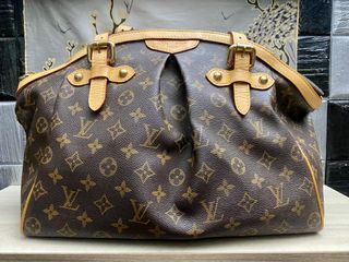 Louis Vuitton karipap, Women's Fashion, Bags & Wallets, Purses & Pouches on  Carousell