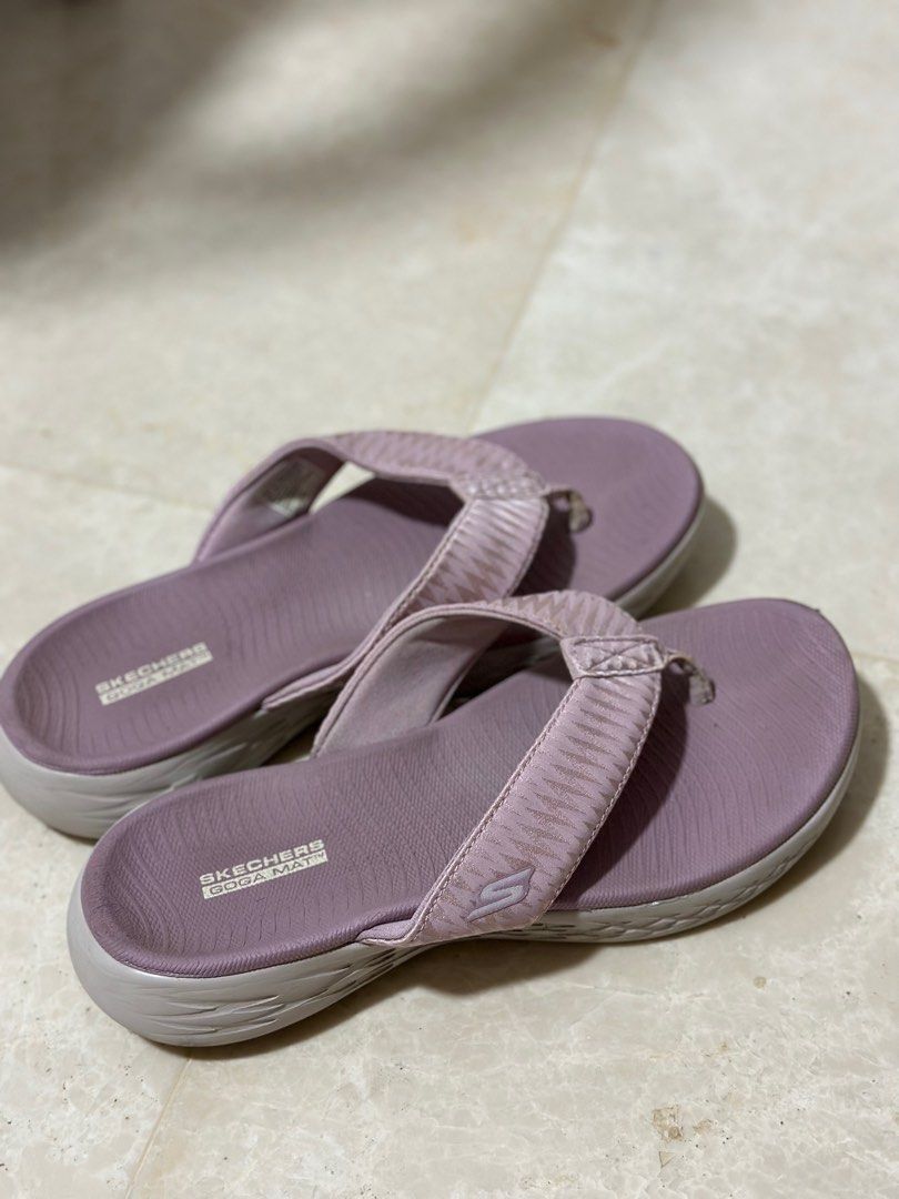 Skechers fitflops store