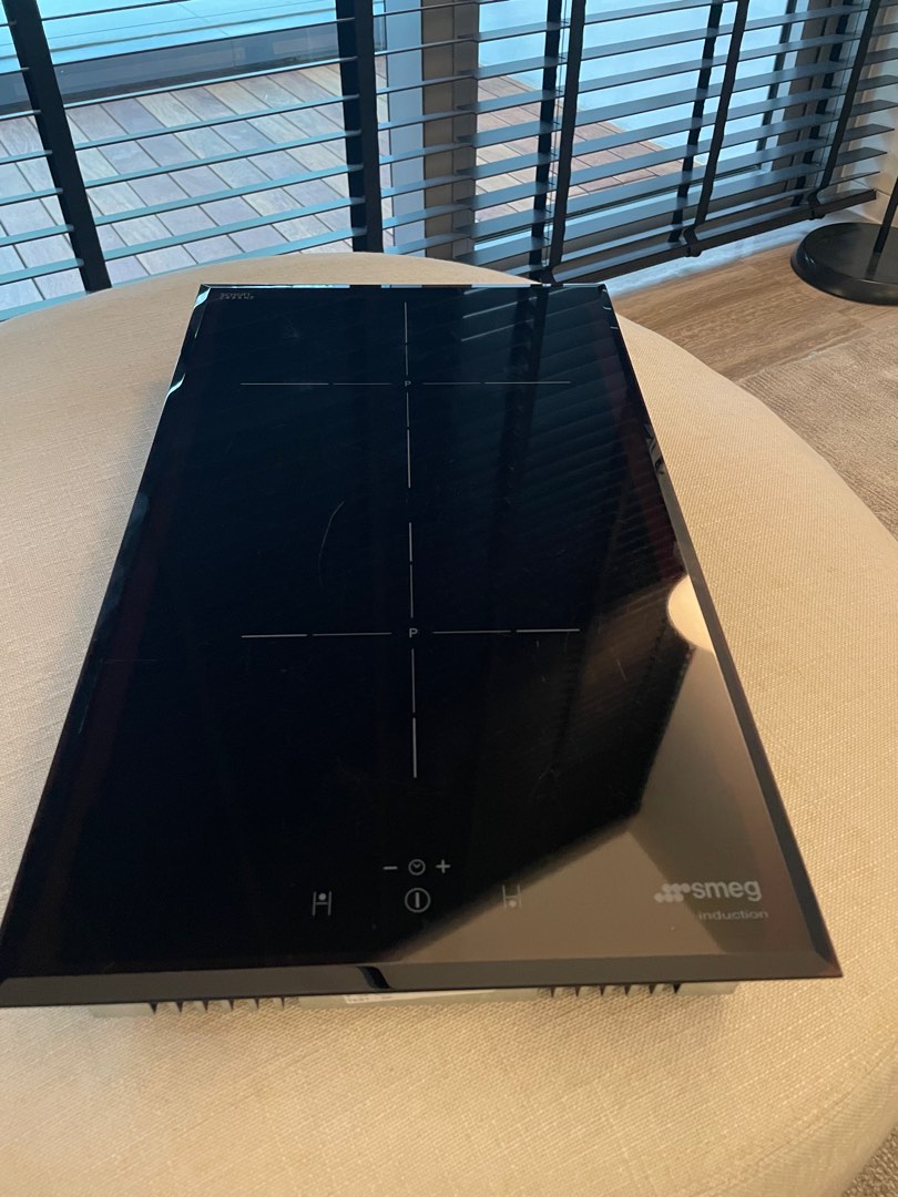 SMEG Induction Hob, TV & Home Appliances, Kitchen Appliances, Hobs & Hoods on Carousell