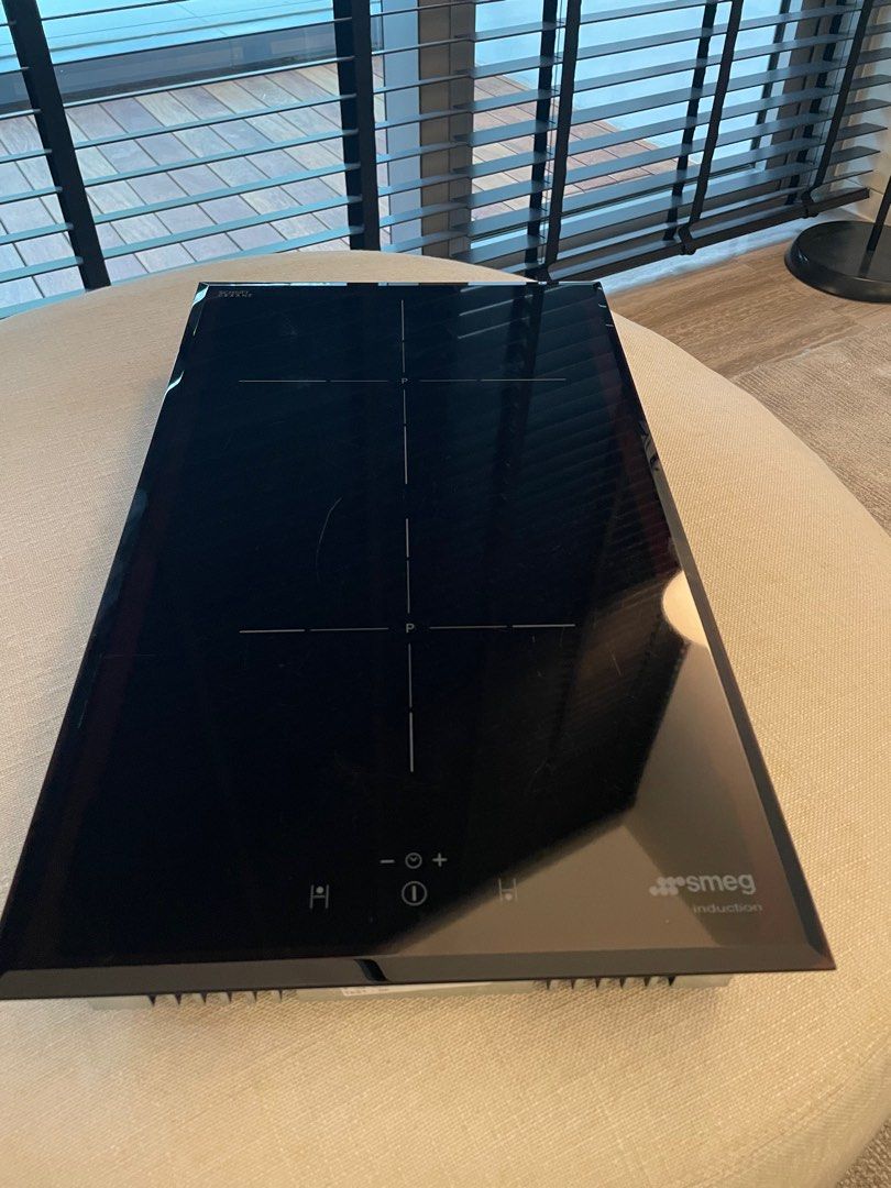 SMEG Induction Hob, TV & Home Appliances, Kitchen Appliances, Hobs