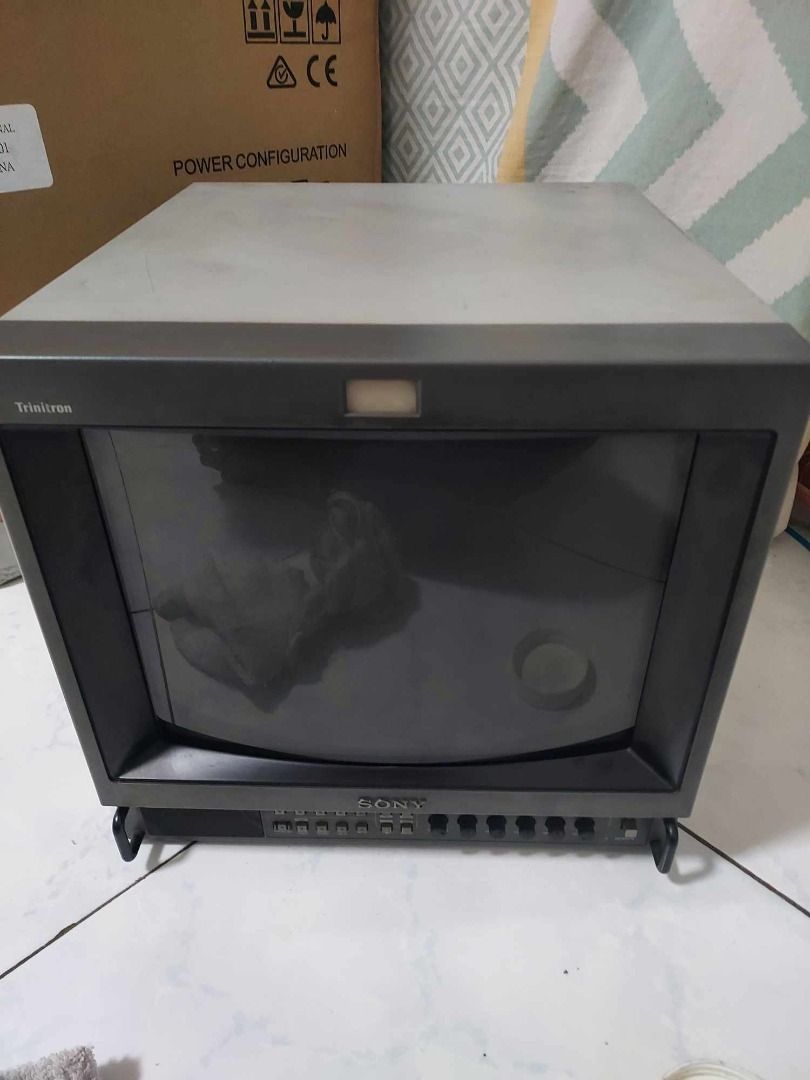 SONY PVM 14M2U 110v, Everything Else, Others on Carousell