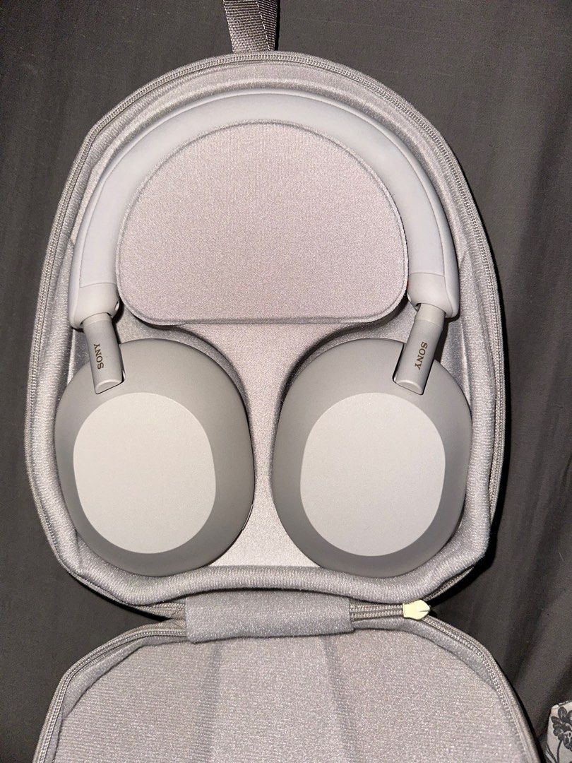 SONY XM5 HEADPHONE, Audio, Headphones & Headsets on Carousell