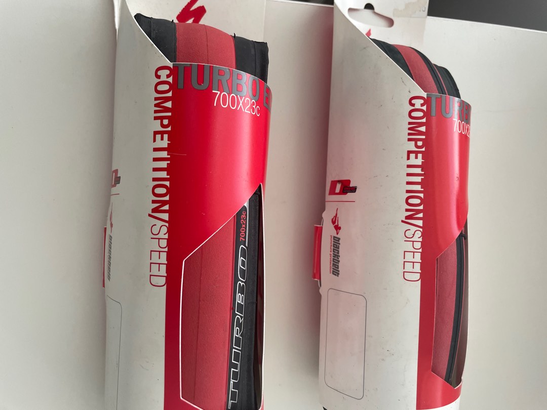 Specialized turbo pro tire ( a pair ), Sports Equipment, Bicycles