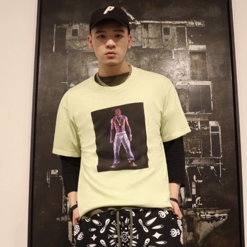 Supreme tee Tupac hologram 2000 SS 20 New York week 1 Men s Fashion Tops Sets Tshirts Polo Shirts on Carousell