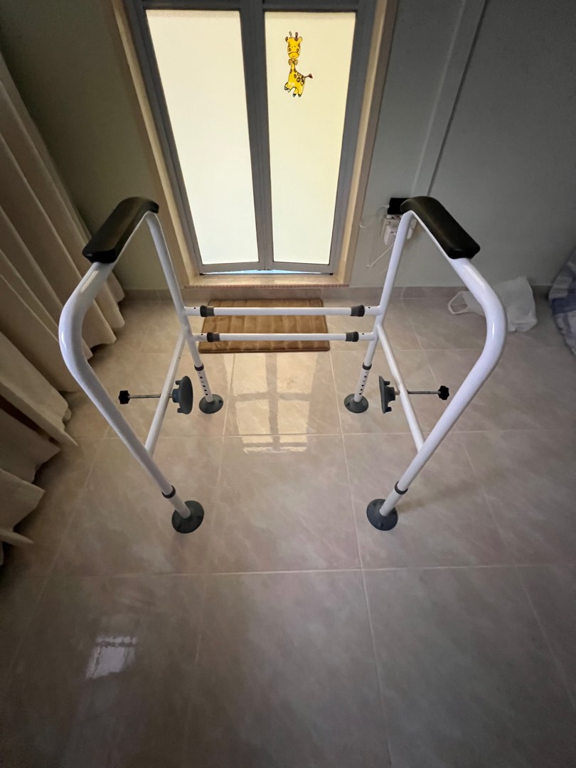 Toilet Safety Rails Frame Support Toilet bowl Elderly pregnant women bathroom safety toilet