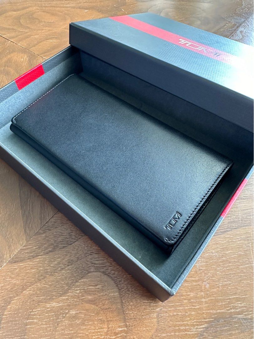 Tumi breast shop pocket wallet