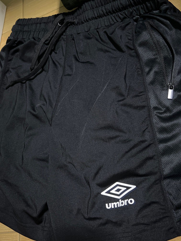Umbro three sales quarter shorts