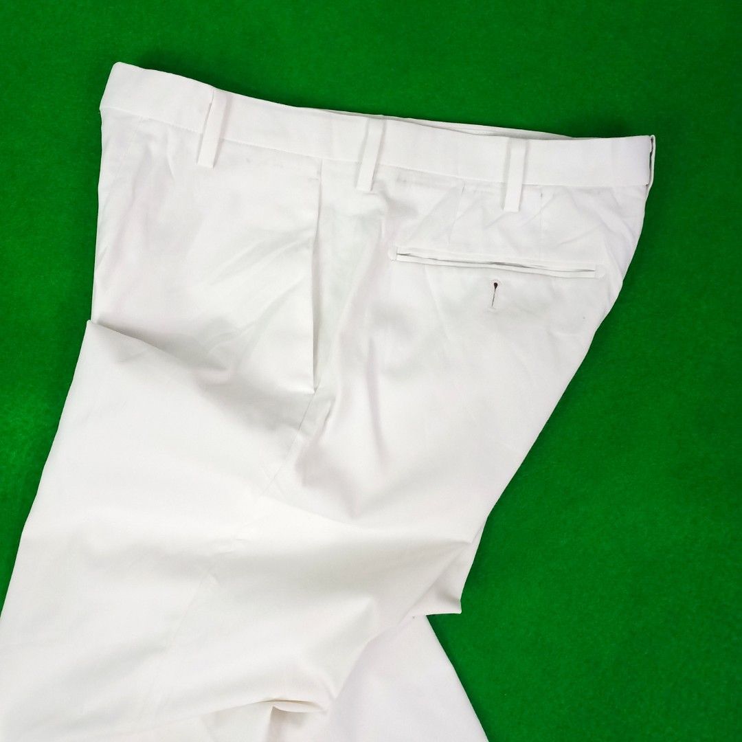 Uniqlo Golf Pants Original Full White / Celana Slim Fit Uniqlo, Fesyen  Pria, Pakaian , Bawahan di Carousell