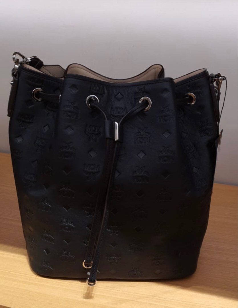 Essential drawstring bag discount in monogram leather