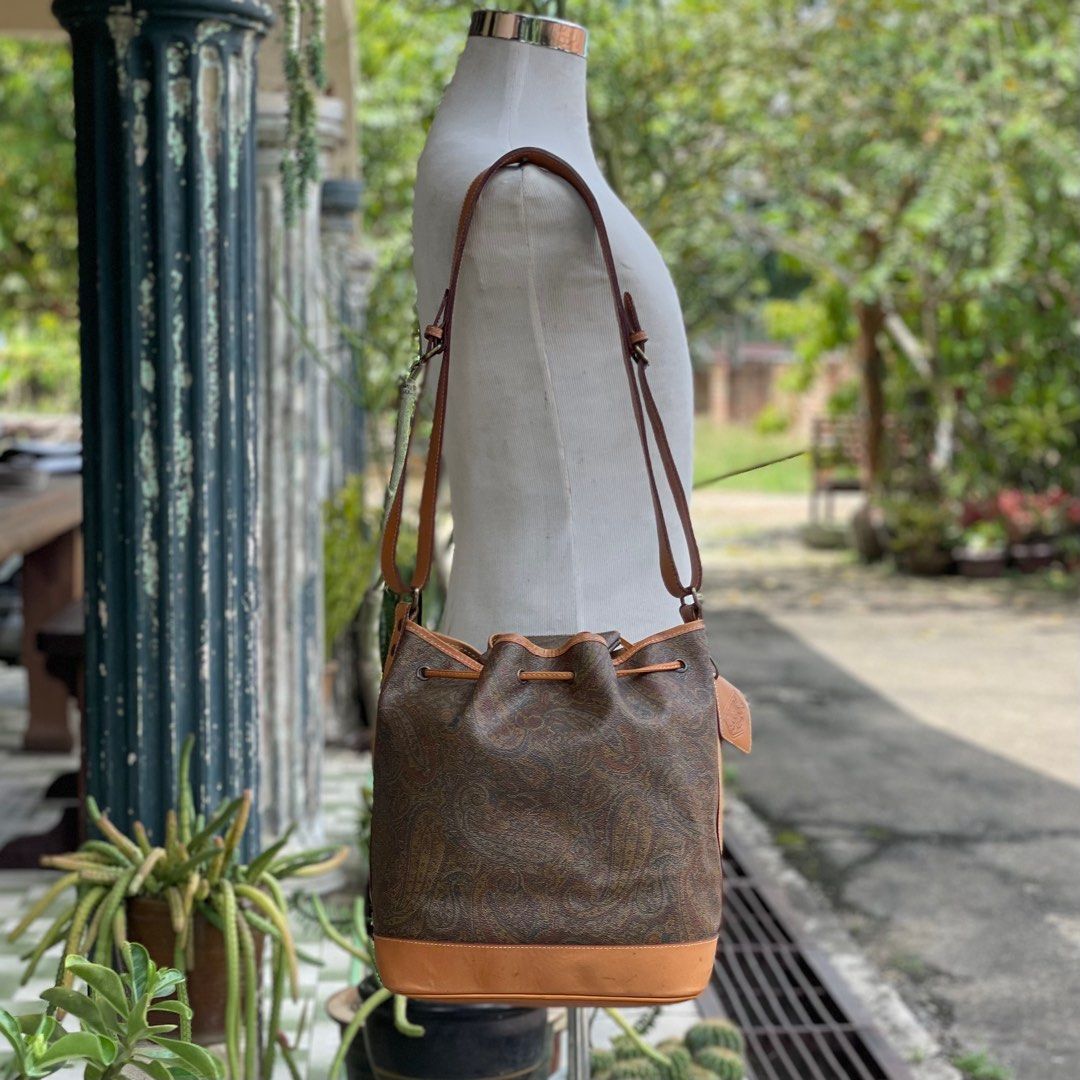 Carlo rino deals bucket bag