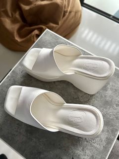 White hotsell flatform wedges