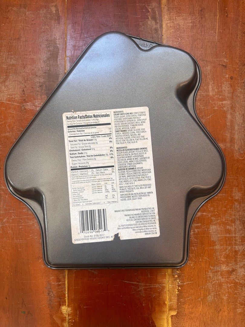 Wilton Gingerbread House Cookie Pan (Category: Bakeware) located in Muntinlupa City. Submitted by camotepie (Listing ID 1261406966, Image 2). Description: Wilton Gingerbread House Cookie Pan Hindi po ito nagamit. RFS: bawas gamit MOP: GCash Shipping: Lalamove or J&T only (shouldered by buyer) Location: Muntinlupa City.