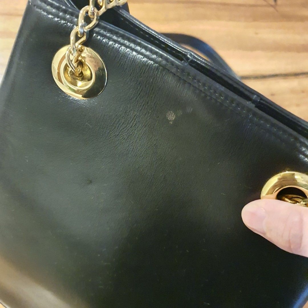 100% Authentic Bally bag (Category: Luxury Bags & Wallets) located in Las Pinas. Submitted by halo_muse (Listing ID 1261628347, Image 3). Description: 100% Authentic Vintage Bally bag excellent condition with tag and dust bag.