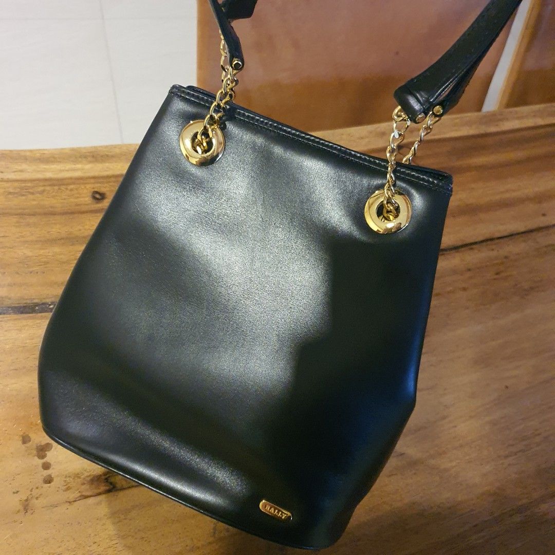 100% Authentic Bally bag (Category: Luxury Bags & Wallets) located in Las Pinas. Submitted by halo_muse (Listing ID 1261628347, Image 1). Description: 100% Authentic Vintage Bally bag excellent condition with tag and dust bag.