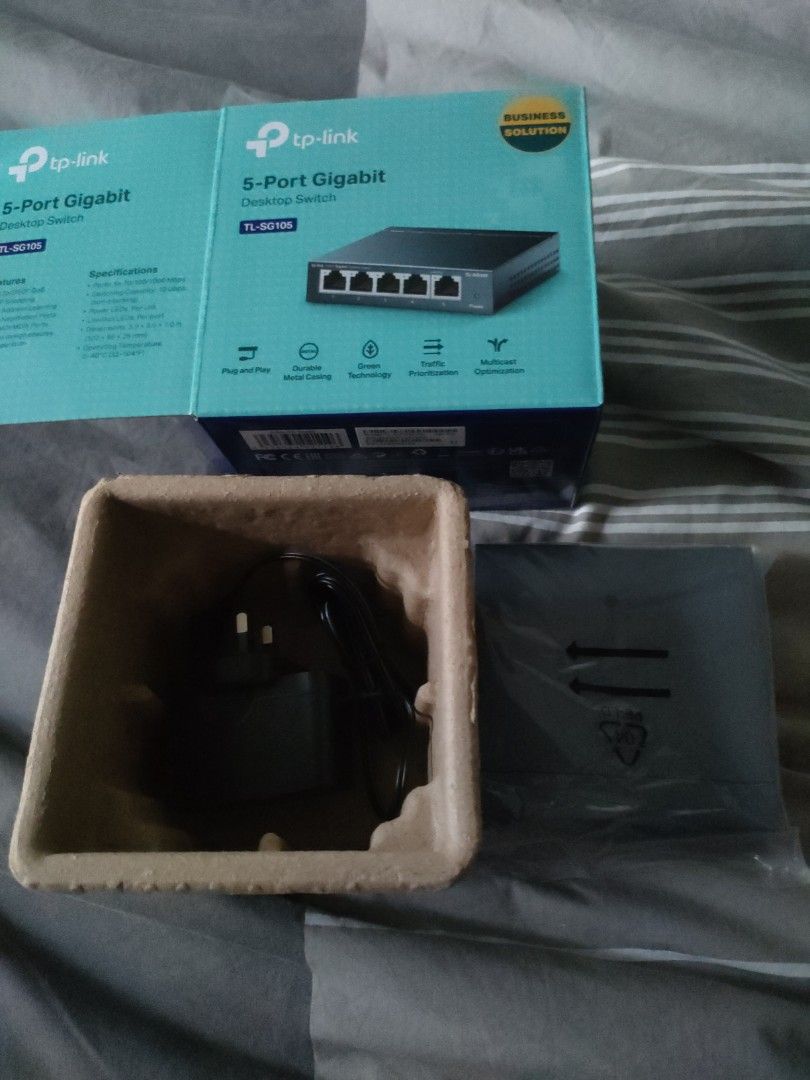 5 port switch, Computers & Tech, Parts & Accessories