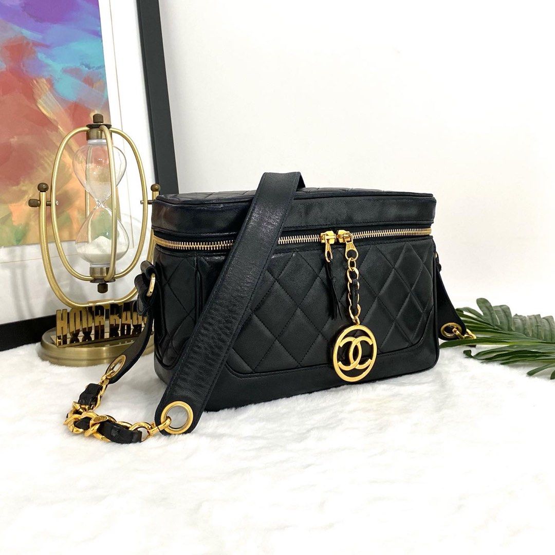 💯% Authentic Chanel Vintage Quilted Lambskin Camera Case Shoulder Bag with  24k GHW, Luxury, Bags & Wallets on Carousell
