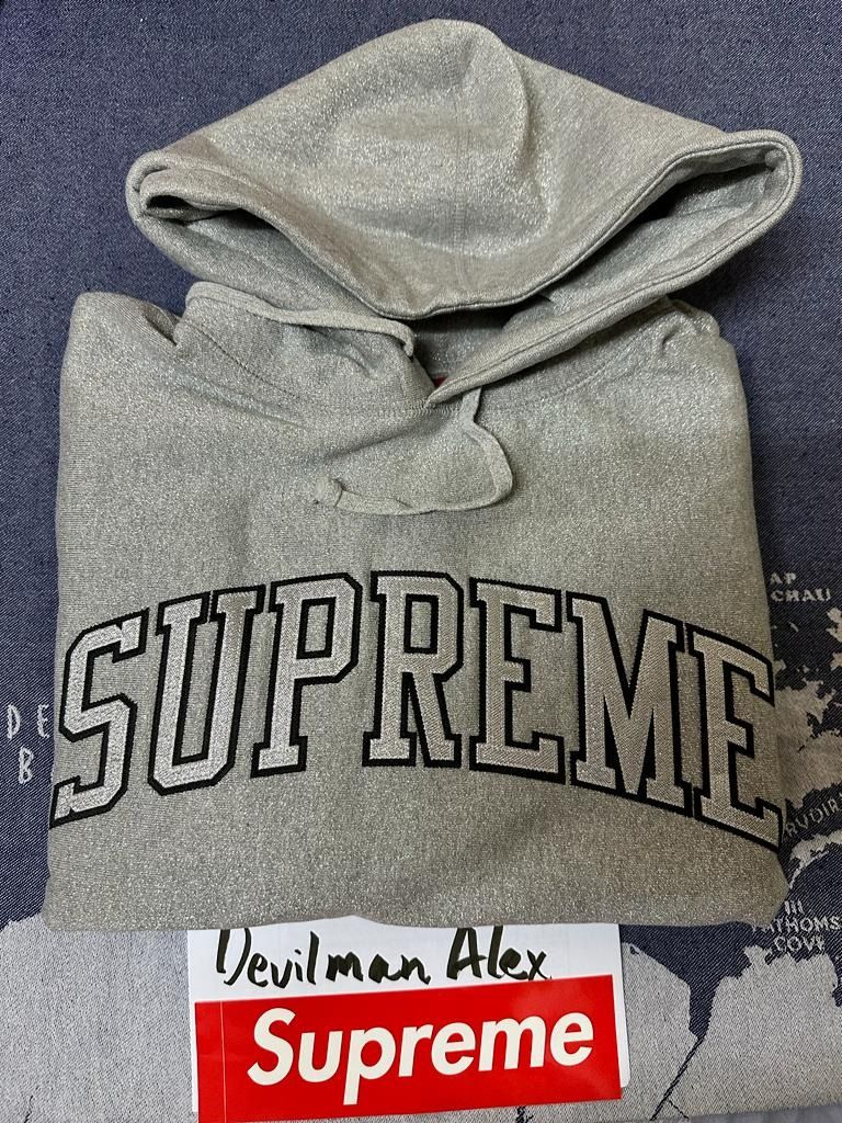 全新Supreme Glitter Arc Hooded Sweatshirt, 名牌, 服裝- Carousell