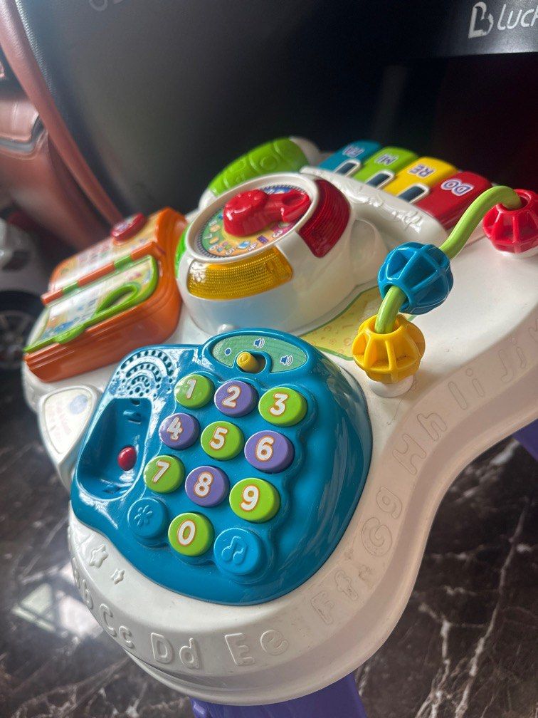 Activity Table (Category: Infant Playtime) located in Singapore. Submitted by vel99 (Listing ID 1261568709, Image 2). Description: .