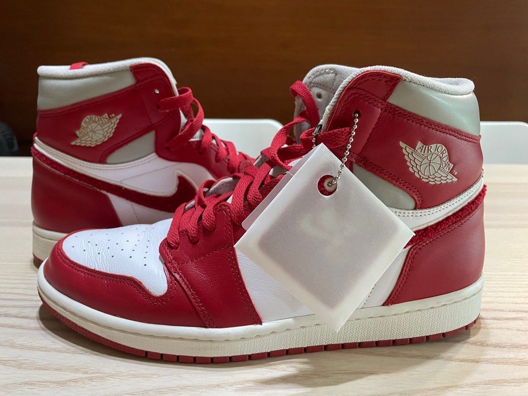 Air Jordan 1 varsity red womens High OG Carousell