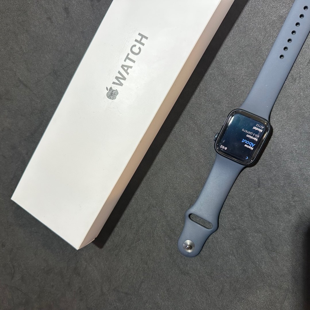 Apple Watch Series 40mm 2nd Gen Grey Warranty till June 2024