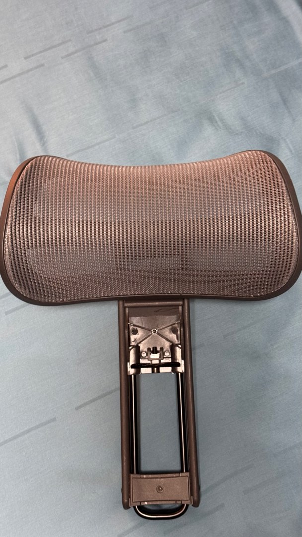 Atlas headrest for herman miller aeron, Furniture & Home Living
