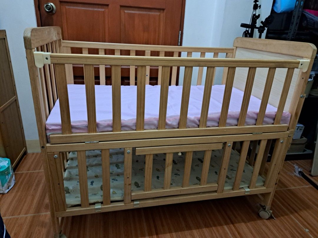 Used shop baby cradle