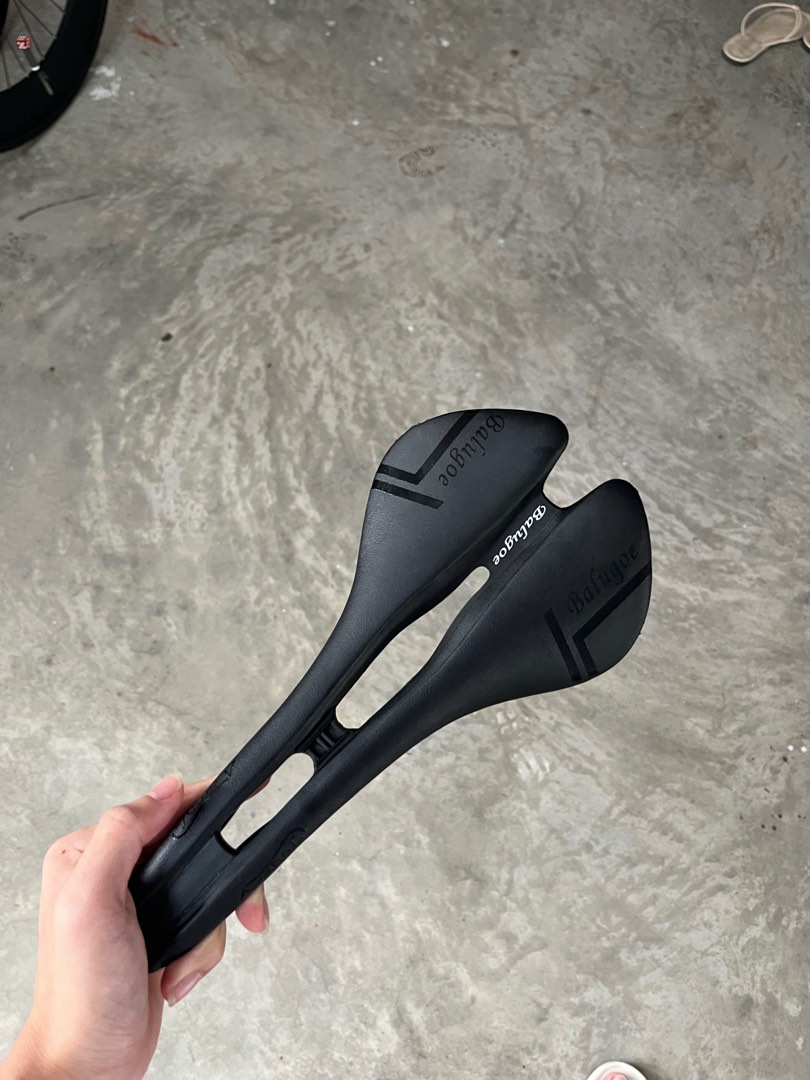 Ec90 carbon saddle top review