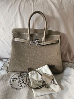 (Category: ) located in . Submitted by luxe.allure (Listing ID 1261657758, Image 1). Description: .