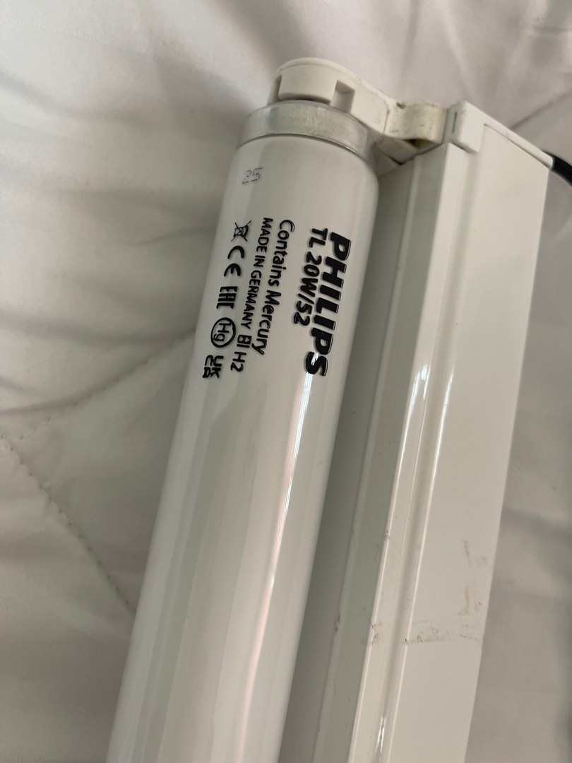 BLUE NEON LIGHT JAUNDICE LAMP PHILIPS PHOTOTHERAPY, TV & Home