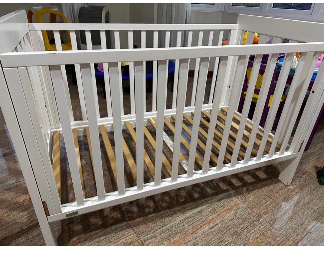 Boori baby cot