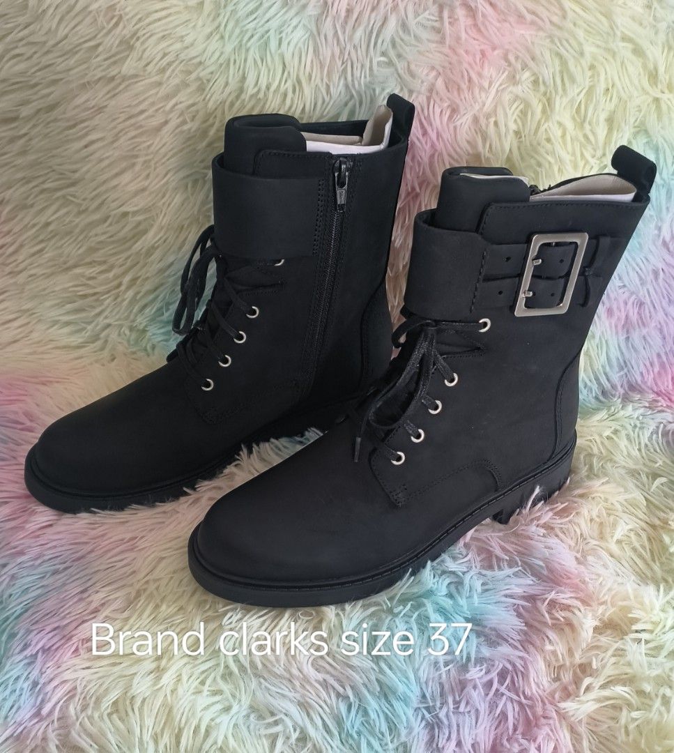 Clarks high online top boots