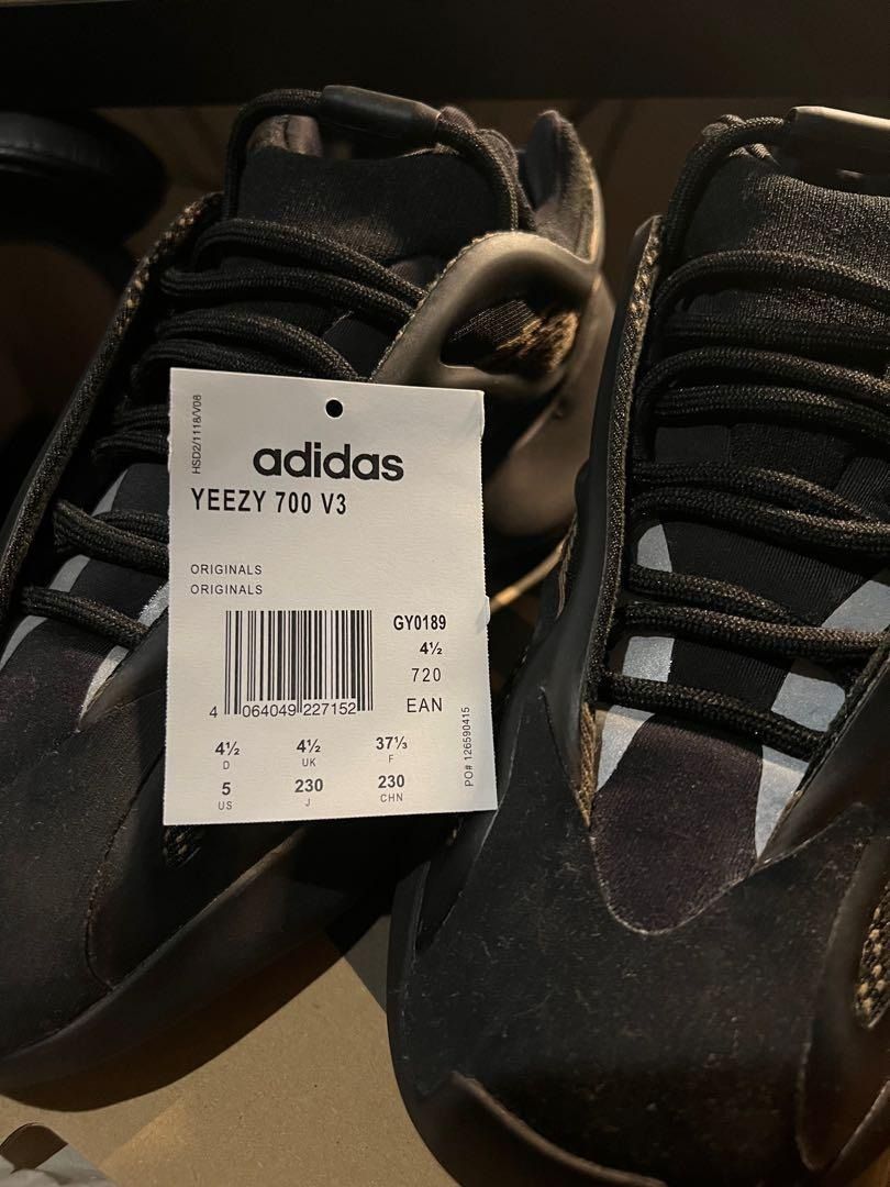 Adidas yeezy 700 sales 37