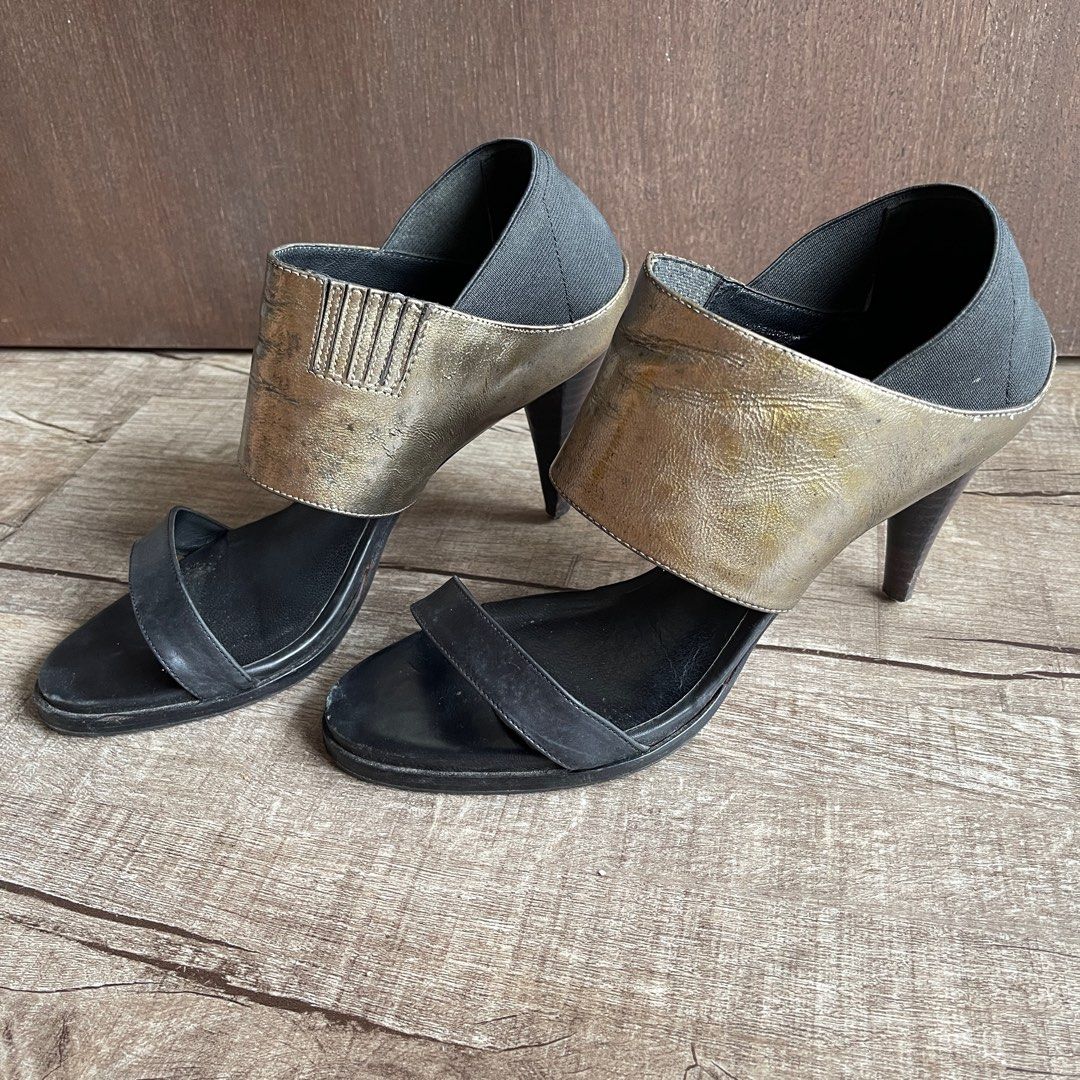 Calvin klein on sale heels comfortable