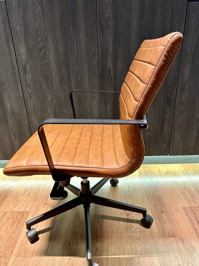 Castlery office hotsell chair