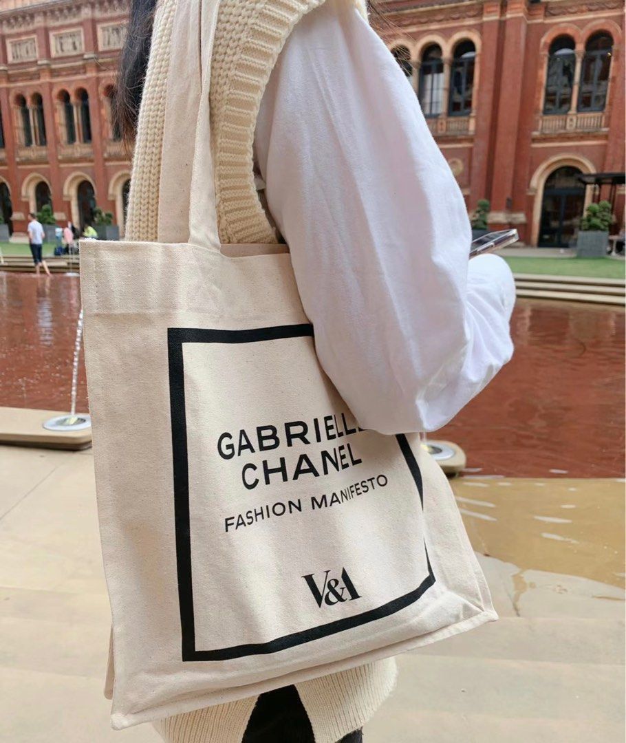 Gabrielle Chanel Fashion Manifesto black tote bag