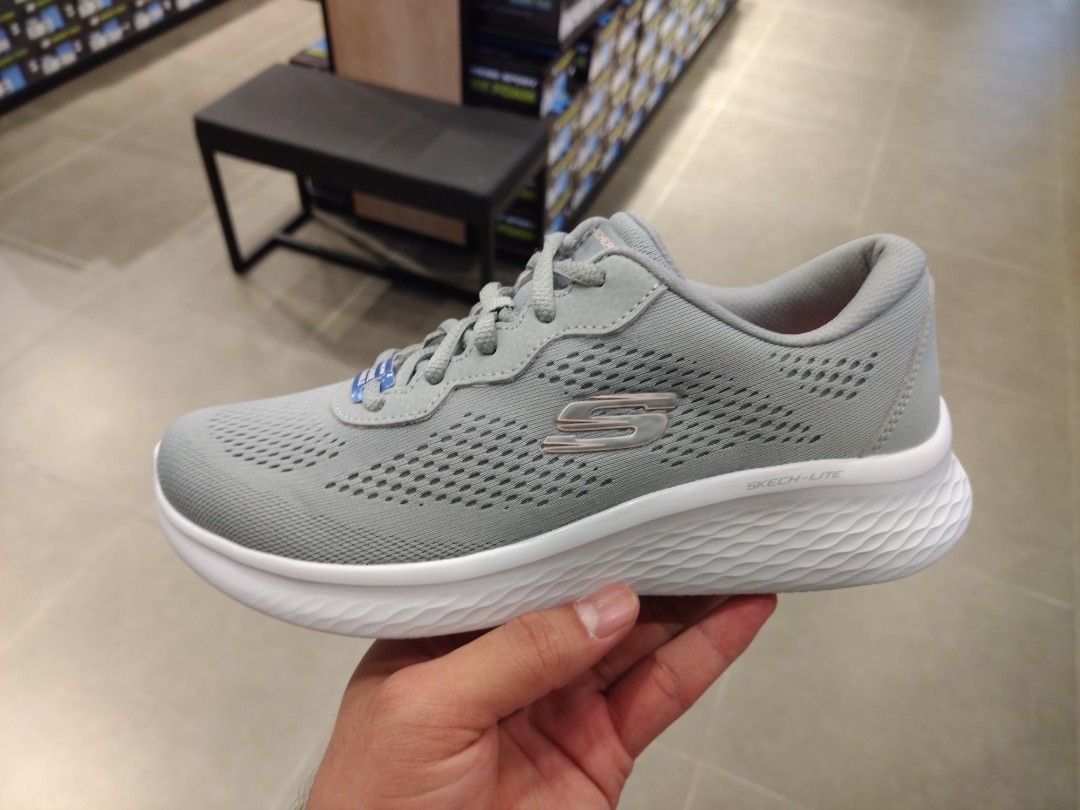 Skechers memory foam clearance shop
