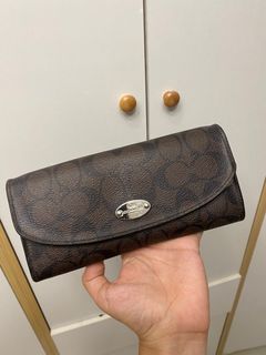 Coach Accordion Zip Wallet Overview and Review! Close Up in 4K! 