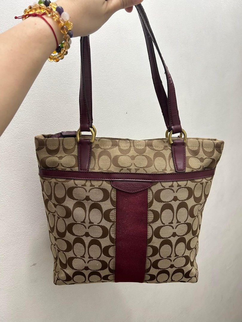 Coach Tote Medium YKK Zip Original, Luxury, Bags & Wallets on Carousell